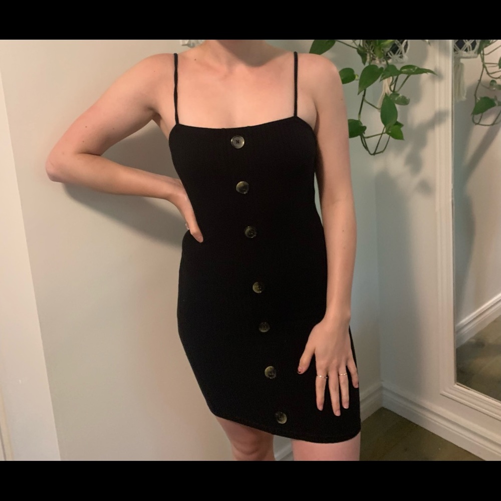 Black ribbed dress